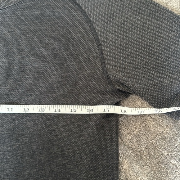 Lululemon Metal Vent Tech 2.0 length size Small - Picture 2 of 4